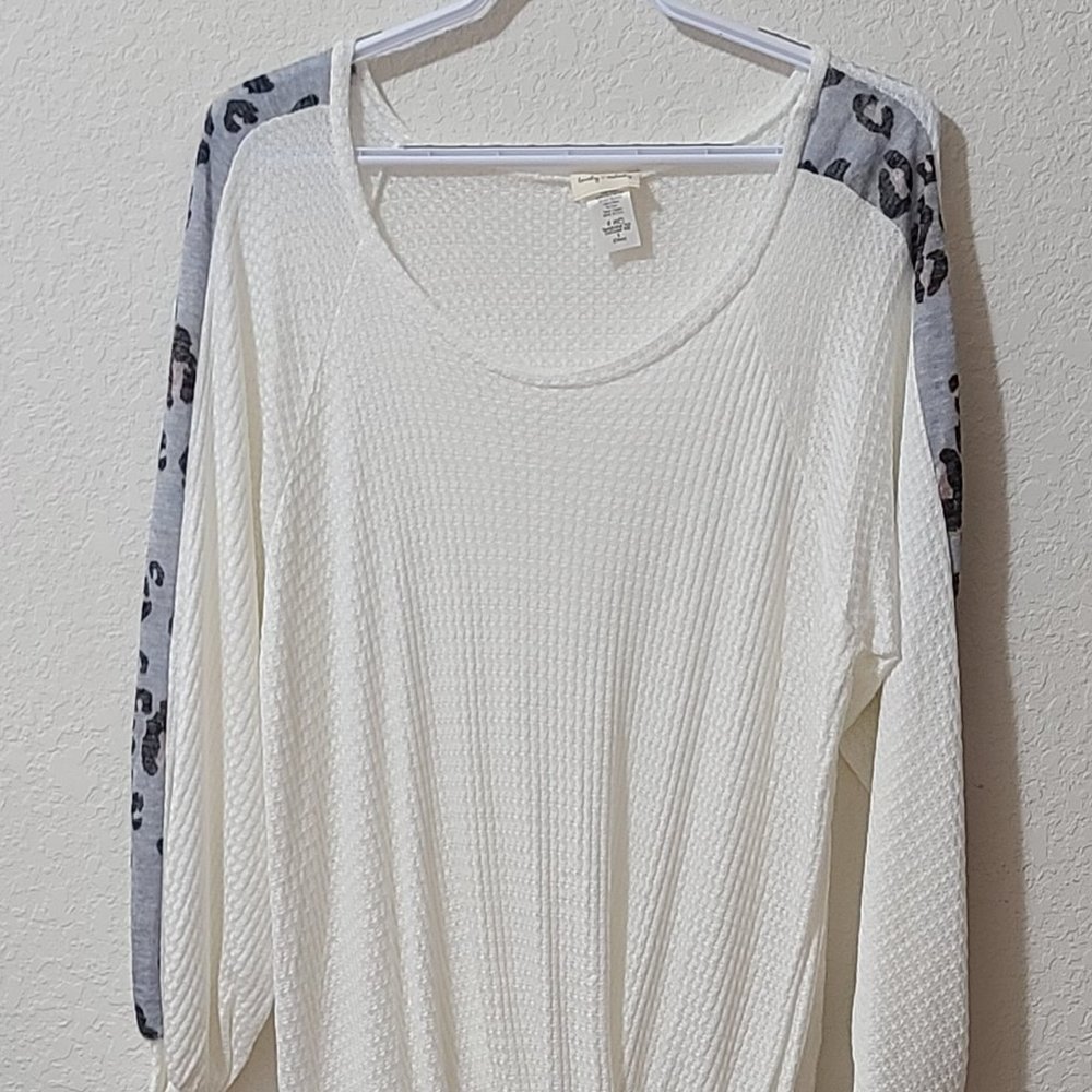 Knotted Leopard Sleeve Top